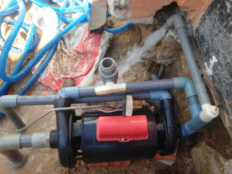 Sửa chữa máy bơm nước bị hỏng Sửa chữa máy bơm nước bị hỏng